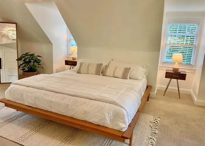 Buttonwood Hotel 1 - Boutique Accommodations